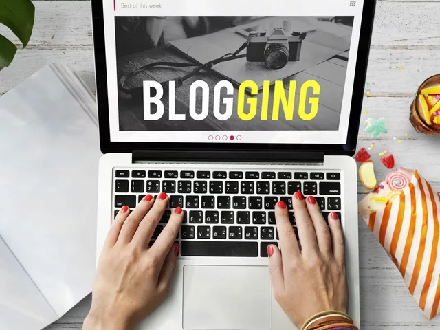 Is it better to start a blog by yourself or with a partner/friend?